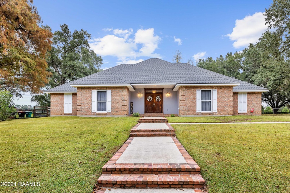 311 Acorn Dr-1