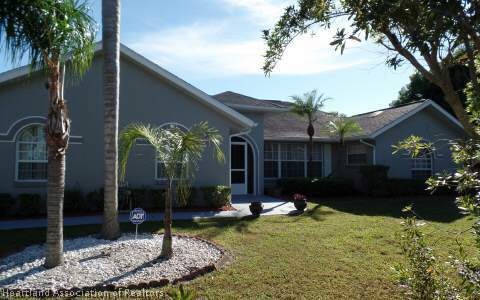 1817 Eastview Rd, Sebring, FL 33870 - photo 1