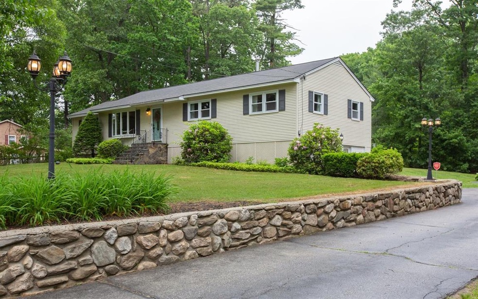 1 Marblehead Rd, Windham, NH 03087 - photo 1