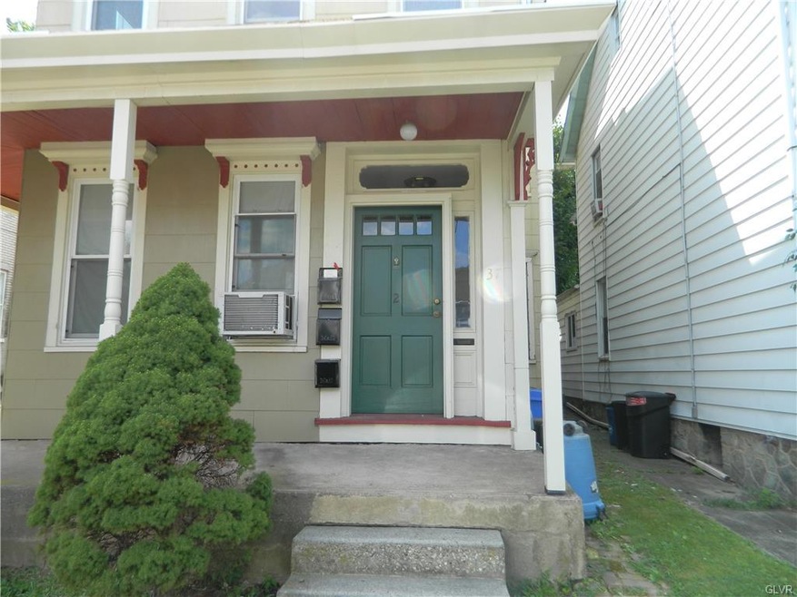 Front Porch Area and Entrance