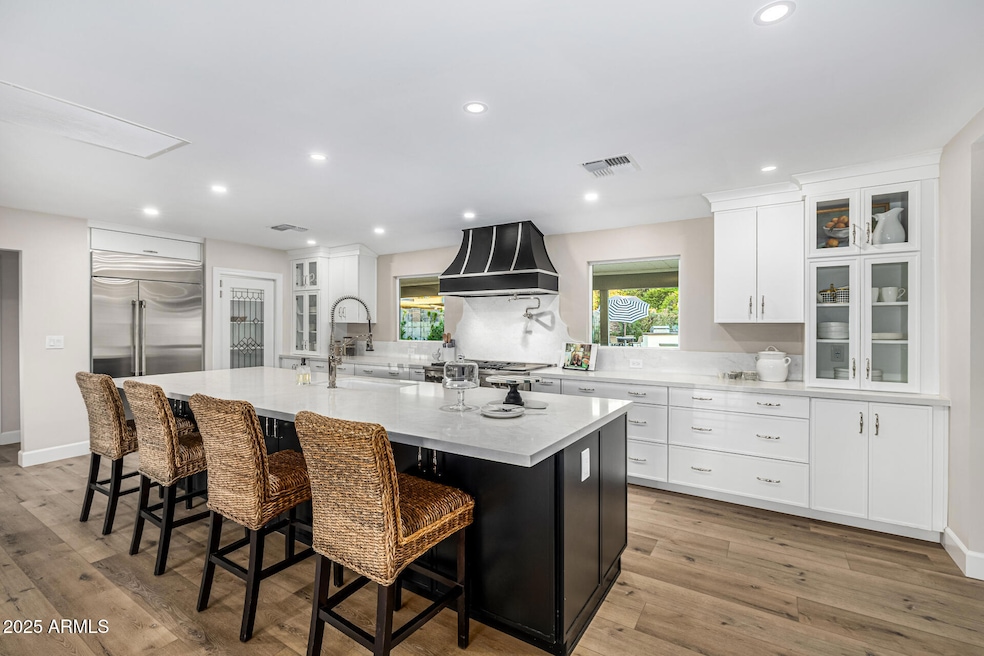 1625 Palmcroft Way SW, Phoenix, AZ 85007 - photo 1