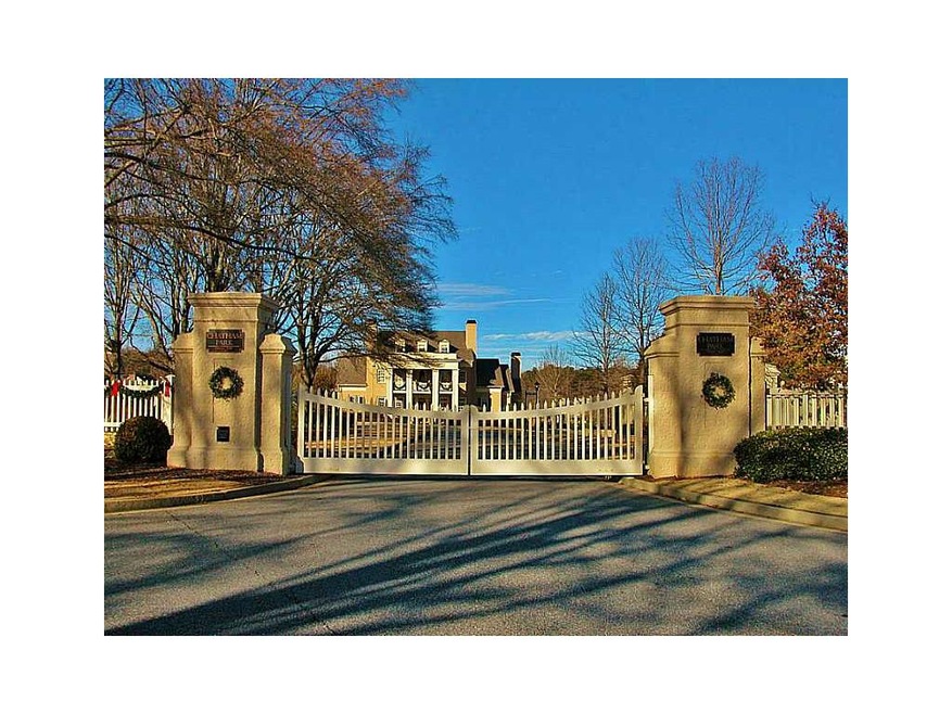 Amenities. Beautiful gated entrance to this lovely