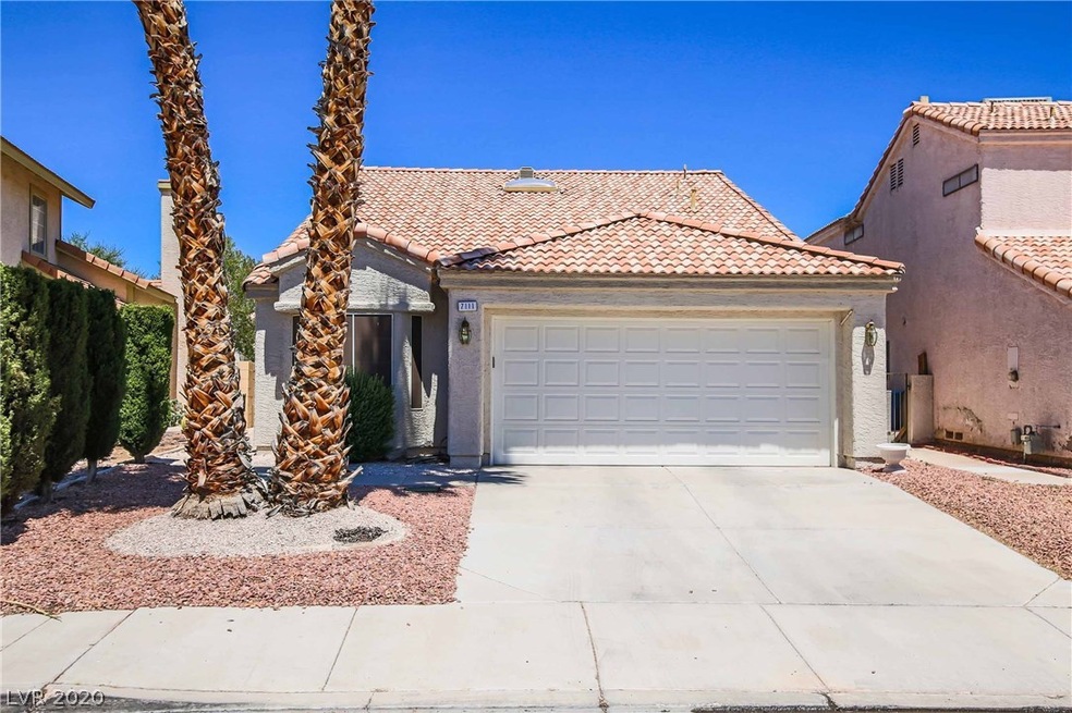 Sparkling Pool & Spa! 3 bedroom, 2 1/2 bath, maste