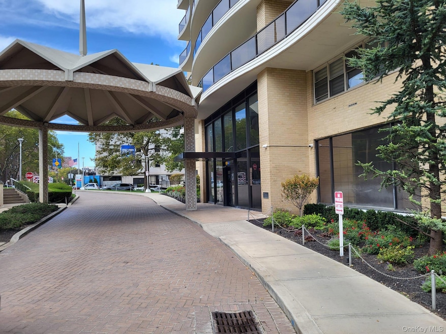 10210 66th Rd unit 25A, Forest Hills, NY 11375 - photo 1