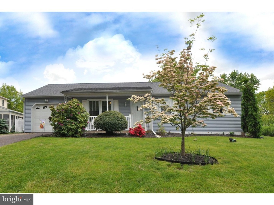 512 Clover Ln, Perkasie, PA 18944 - photo 1