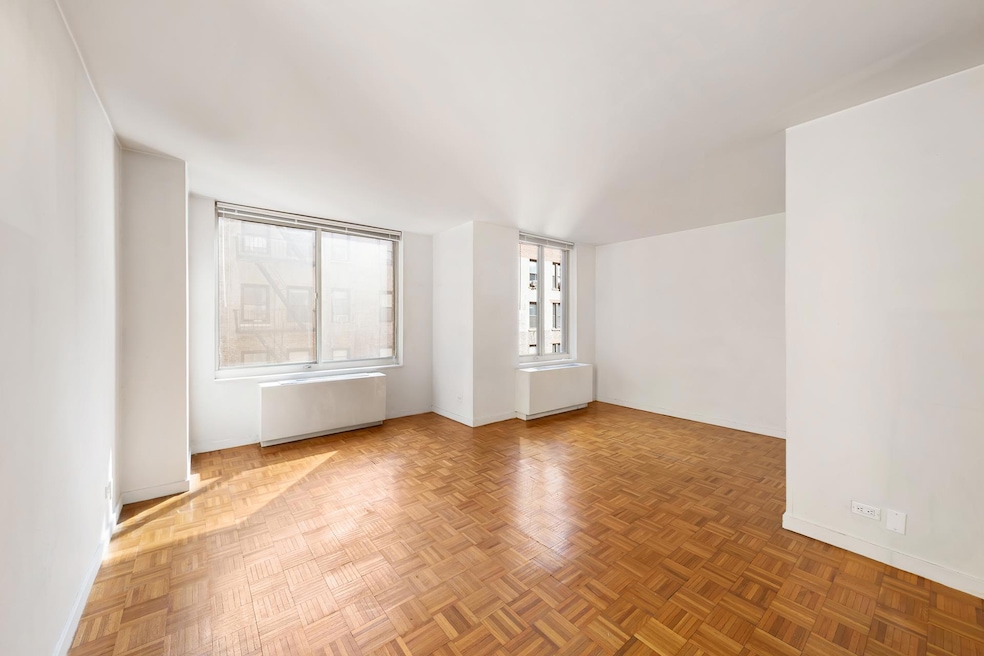 The Cosmopolitan unit 8B, New York, NY 10017 - photo 1