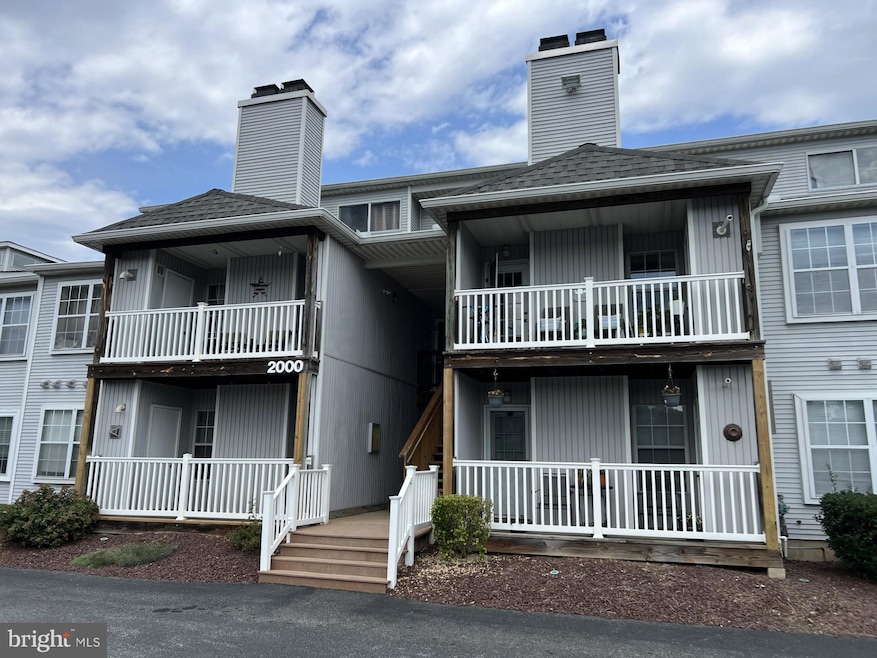 2002 Waters Edge Dr unit 2002, Newark, DE 19702 - photo 1