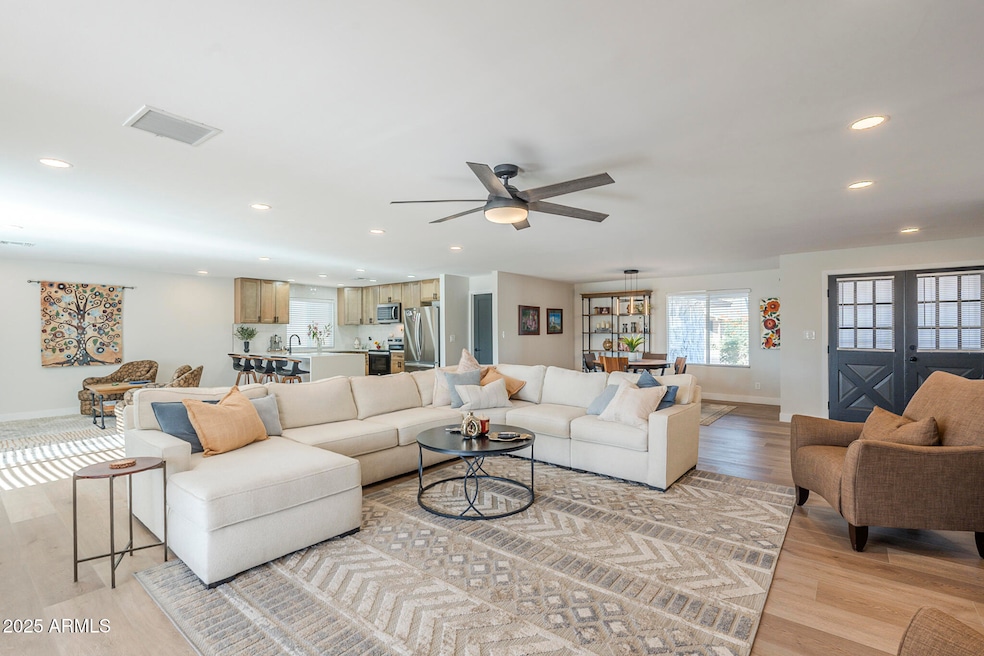 11831 S Paiute St, Phoenix, AZ 85044 - photo 1