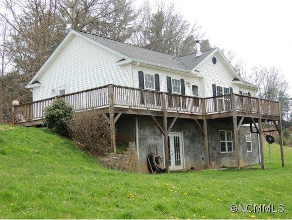 Nice setting for house!