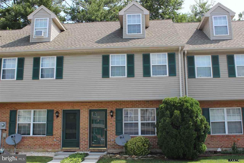 141 Orchard Ln, Hanover, PA 17331 - photo 1