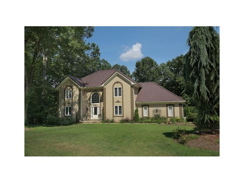 Home sits in a quiet cudelsac lot!