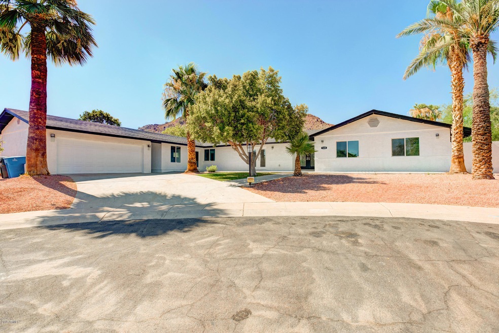 1620 E Echo Ln, Phoenix, AZ 85020 - photo 1