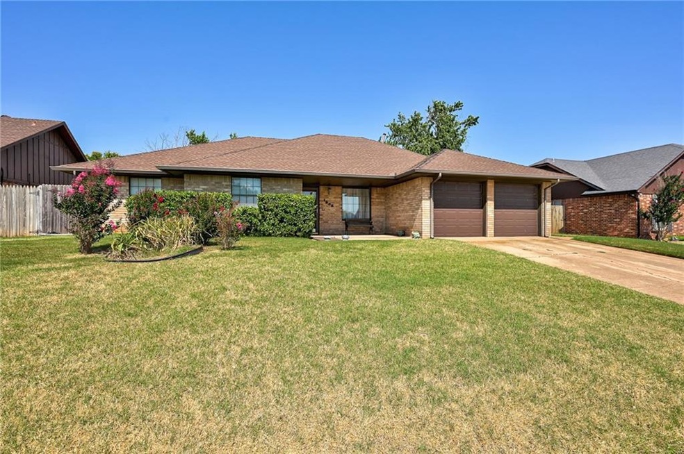 1905 Sequoyah Ct, Moore, OK 73160 - photo 1