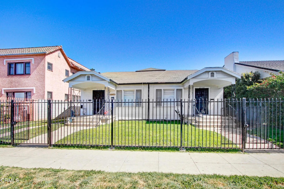 2126 Vineyard Ave, Los Angeles, CA 90016 - photo 1