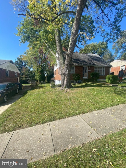 208 Pepper Mill Dr, Capitol Heights, MD 20743 - photo 1