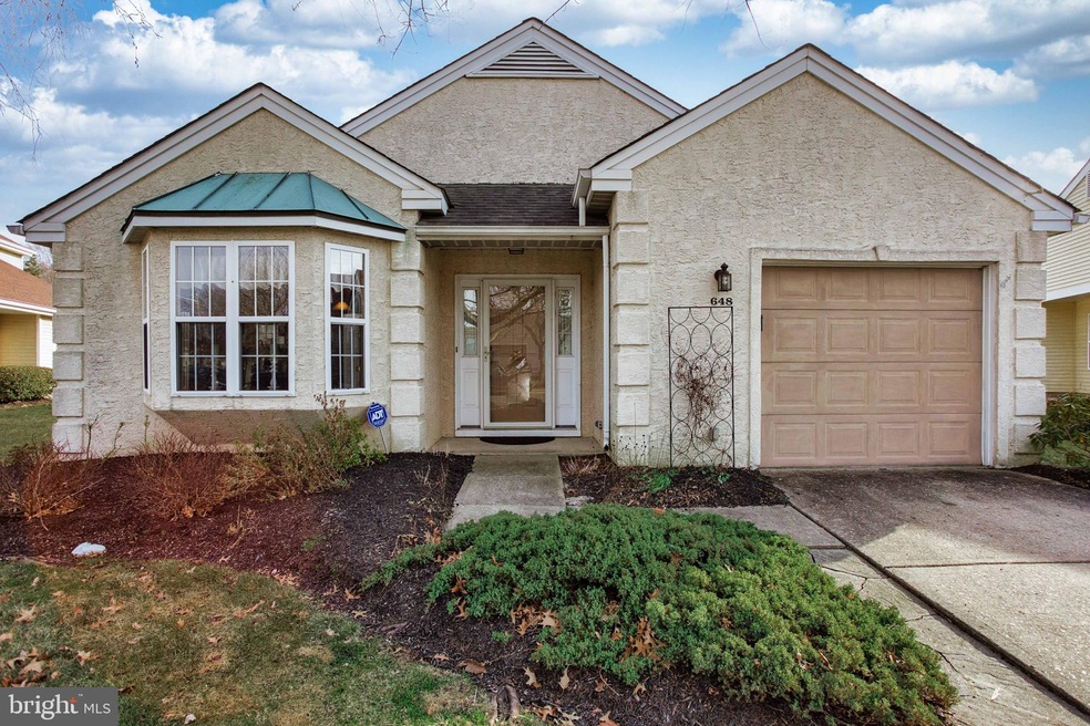 648 Cascade Dr S, Mount Laurel, NJ 08054 - photo 1