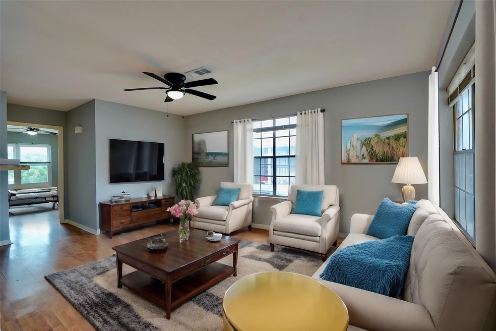 6401 Skyline Dr unit 28, Houston, TX 77057 - photo 1