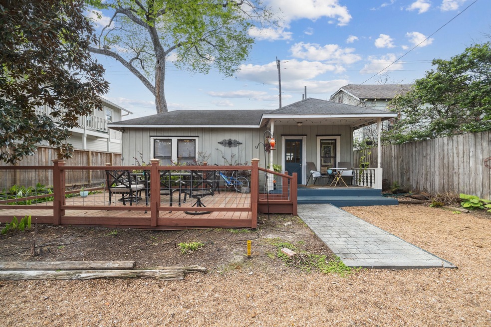 909 Harvard St, Houston, TX 77008 - photo 1