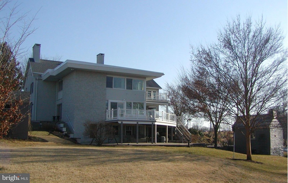 679 Hollywell Ave unit 2, Chambersburg, PA 17201 - photo 1