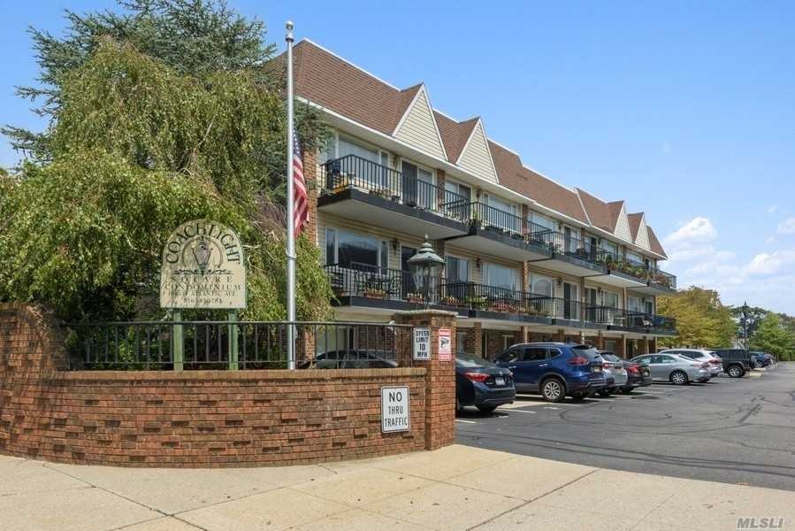 104 Atlantic Ave unit 14, Lynbrook, NY 11563 - photo 1