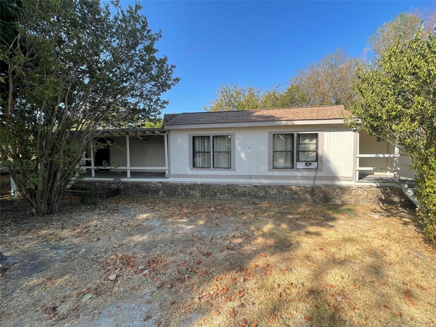 510 Cherokee Lake Ct, Granbury, TX 76049 - photo 1