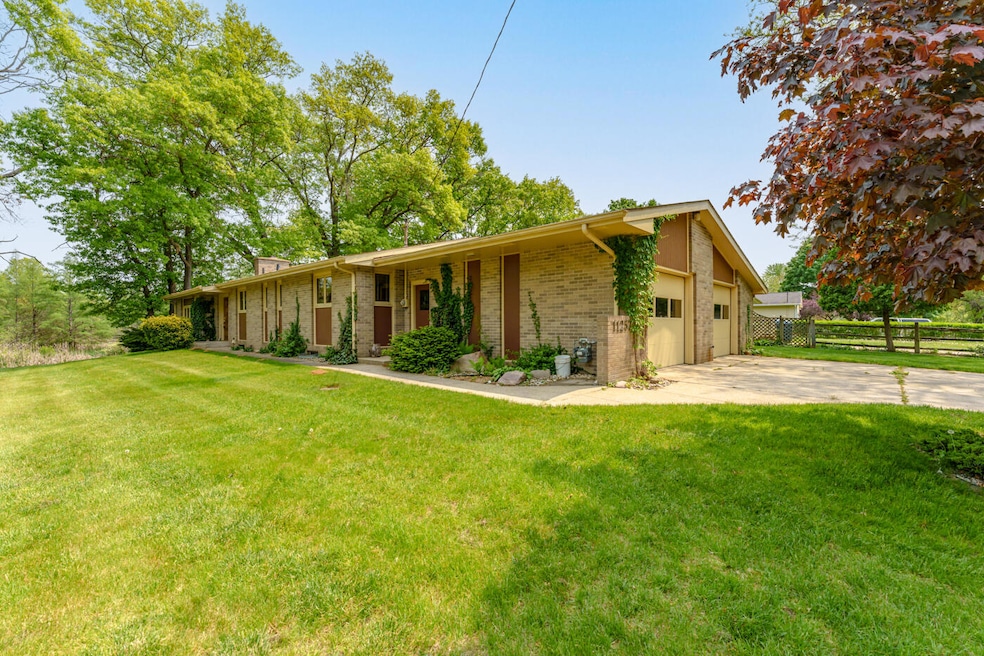 11257 Oakland Dr, Portage, MI 49024 - photo 1