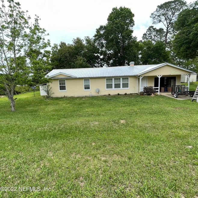 130 Fishermans Dr, Interlachen, Florida