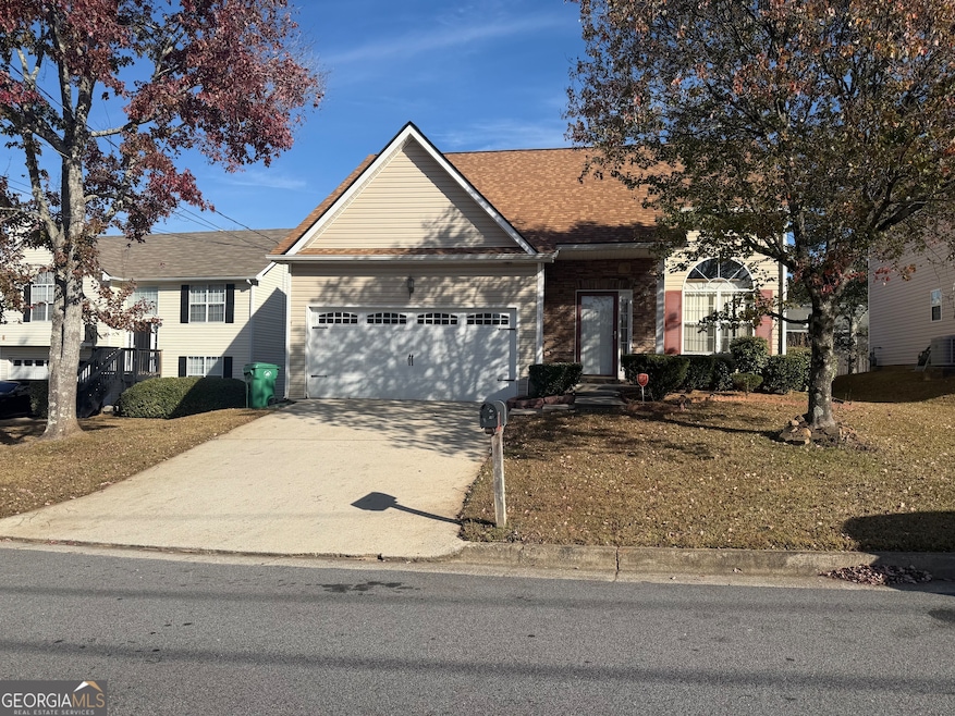 5537 Wellborn Creek Dr, Lithonia, GA 30058 - photo 1