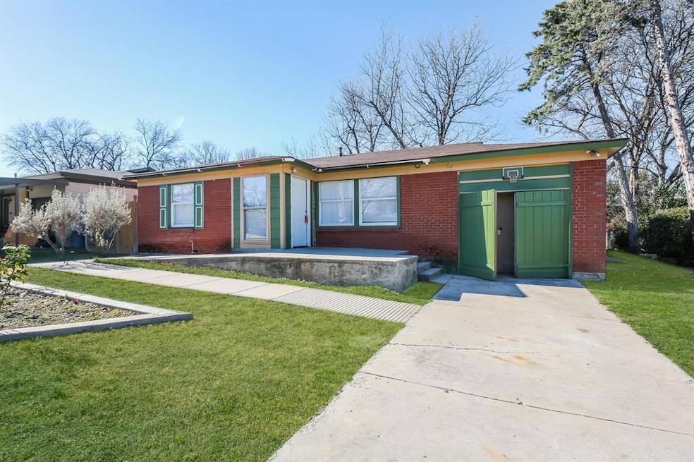 500 Crandle Dr, Fort Worth, TX 76108 - photo 1