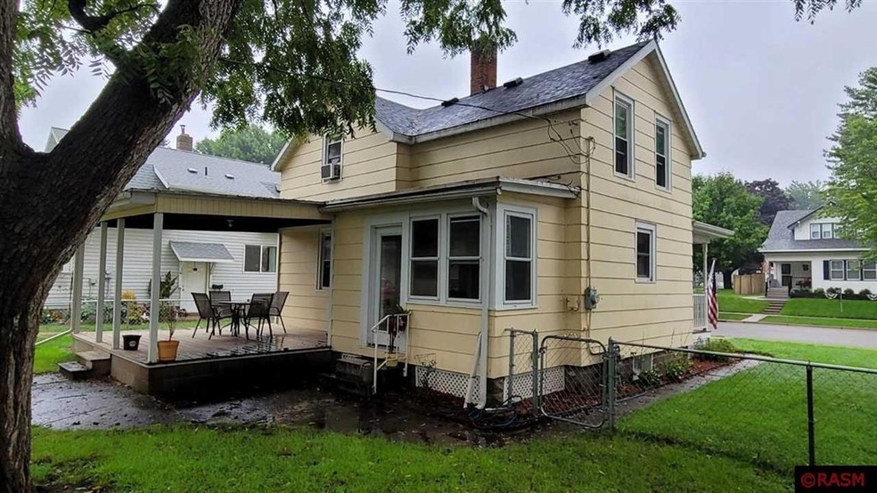 1011 N Minnesota St, New Ulm, MN 56073 - photo 1