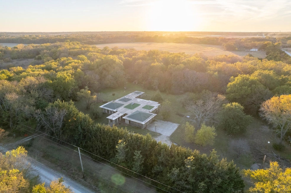 19031 SW Tawakoni Rd, Douglass, KS 67039 - photo 1