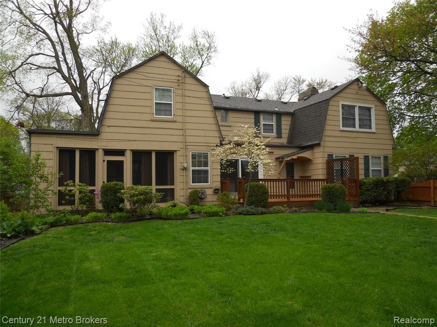 1616 Crescent Dr, Flint, MI 48503 - photo 1