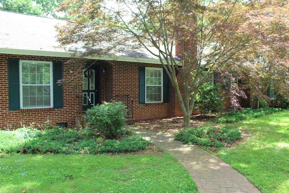 602 Lee Jackson Hwy, Staunton, VA 24401 - photo 1