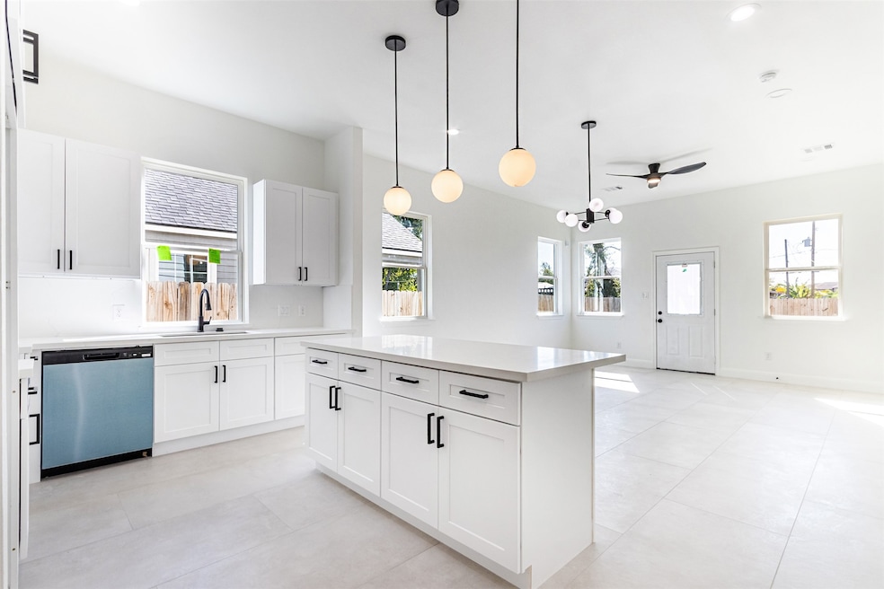 4008 Bennington St, Houston, TX 77016 - photo 1