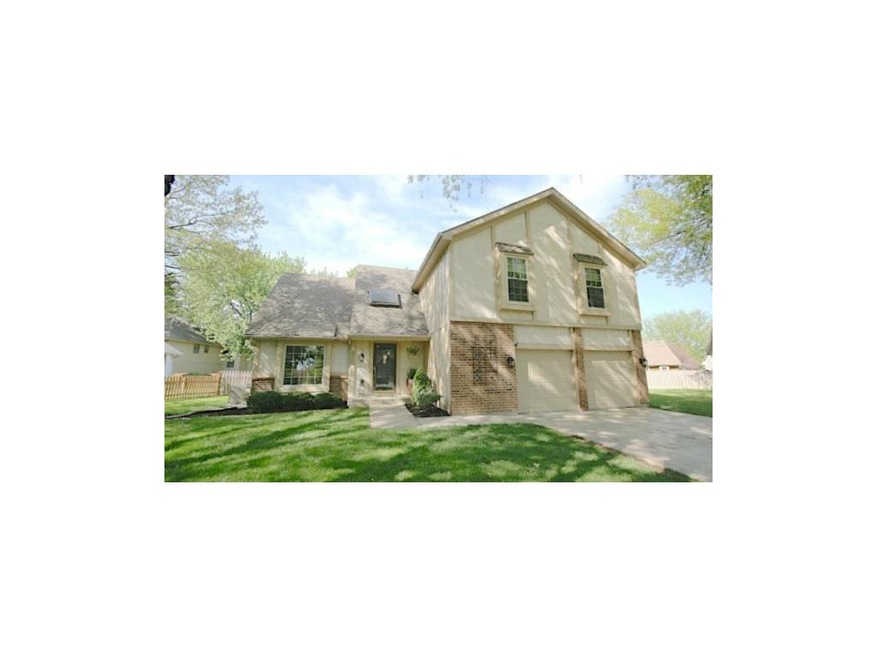 Gorgeous 2 Story in The Cedars