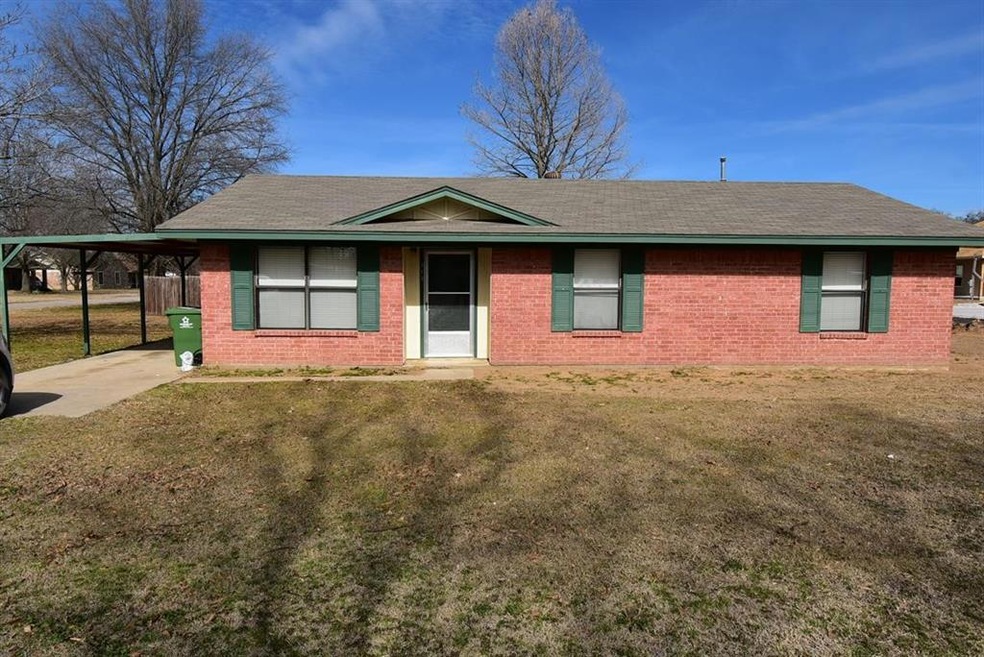 313 E Brockett St, Sherman, TX 75090 - photo 1
