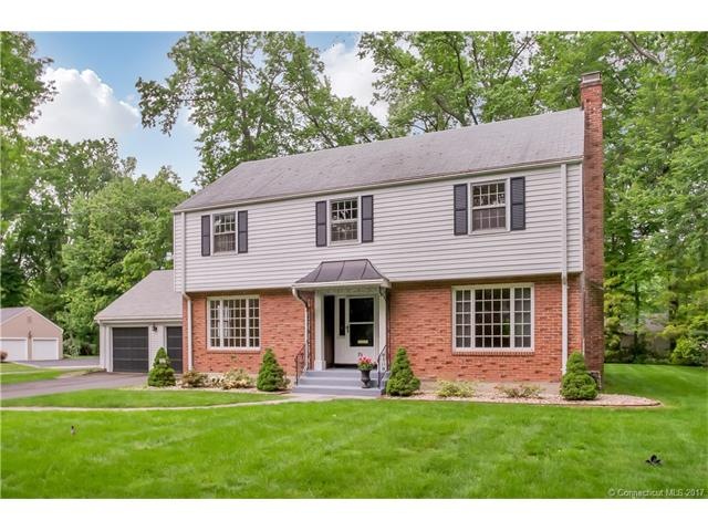 71 Pilgrim Rd, West Hartford, CT 06117 - photo 1