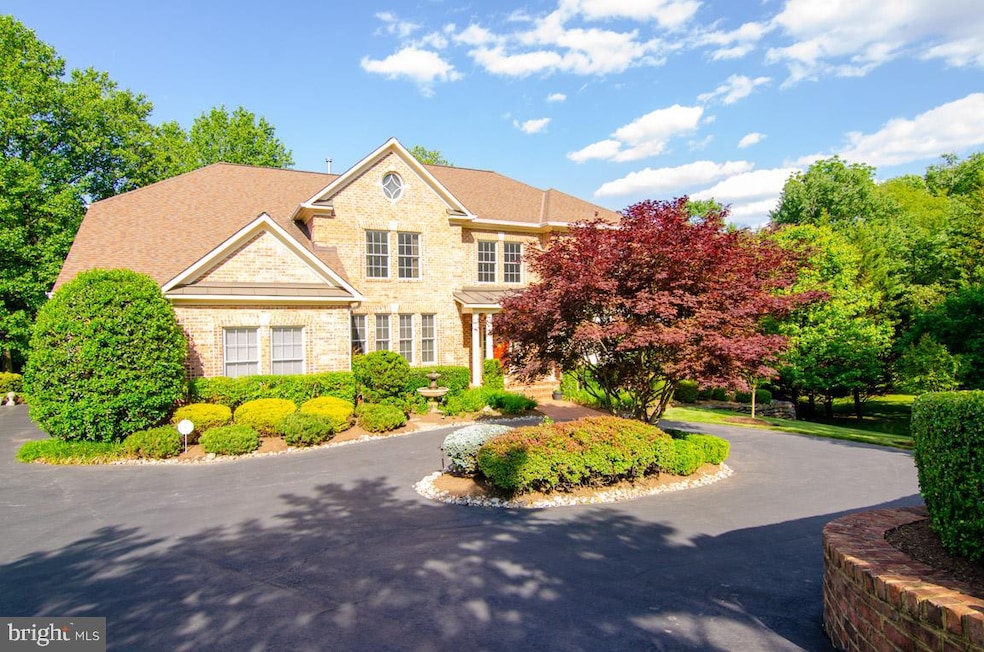 1641 White Pine Dr, Vienna, VA 22182 - photo 1