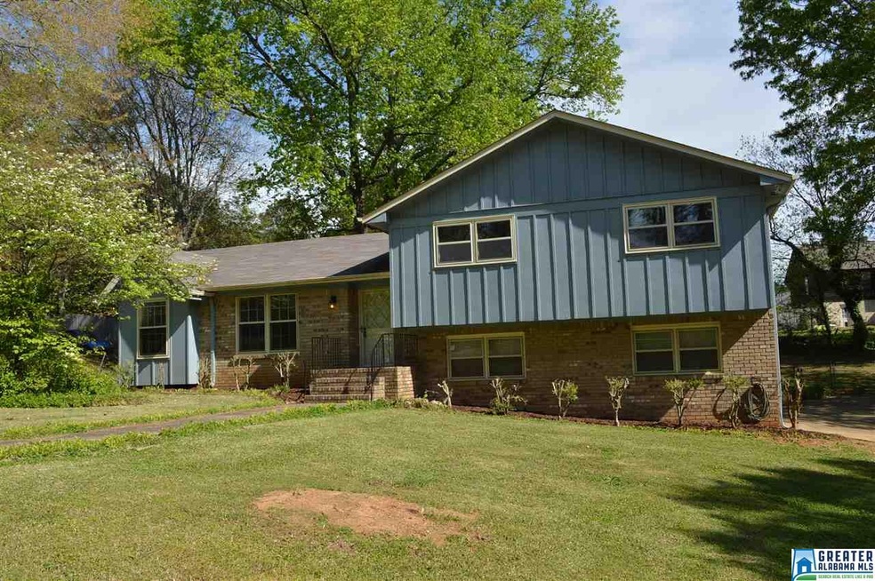 1912 Dix Cir, Birmingham, AL 35235 - photo 1