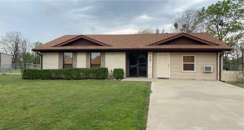 710 Amy Way, Bonham, TX 75418 - photo 1