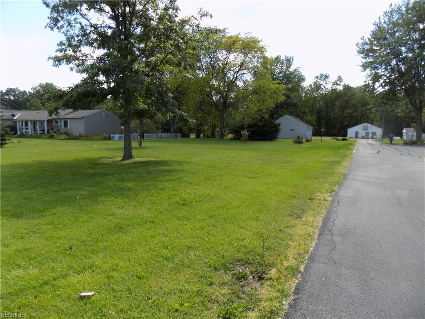 Residential lot, shared drive with permanent easem