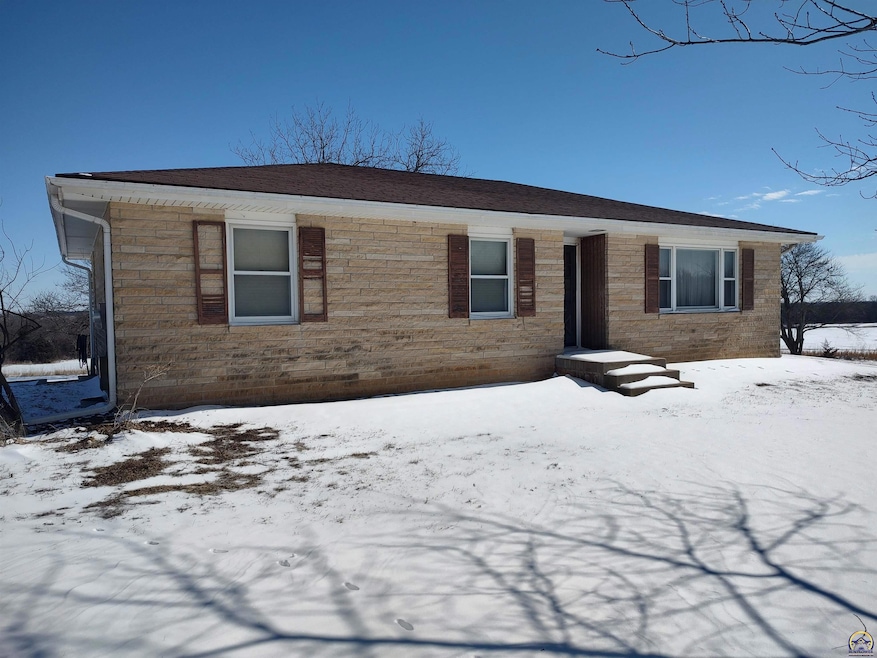 15880 S Osage Rd, Burlingame, KS 66413 - photo 1