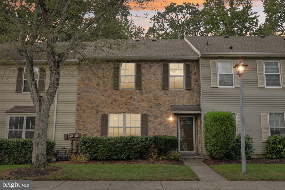 329 Gwynedd Ct unit 329, Mount Laurel, NJ 08054 - photo 1