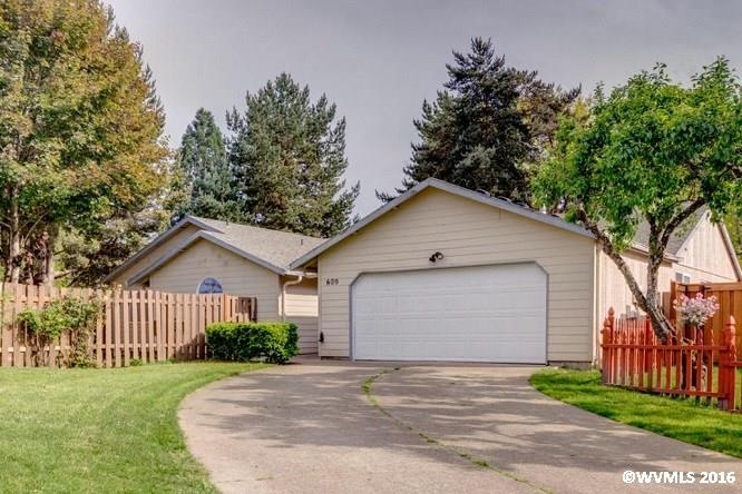 600 Brandon Dr, Newberg, OR 97132 - photo 1