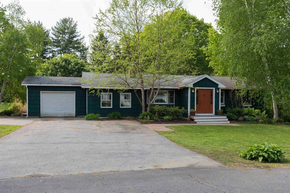 37 Sunset Dr, Greenland, NH 03840 - photo 1