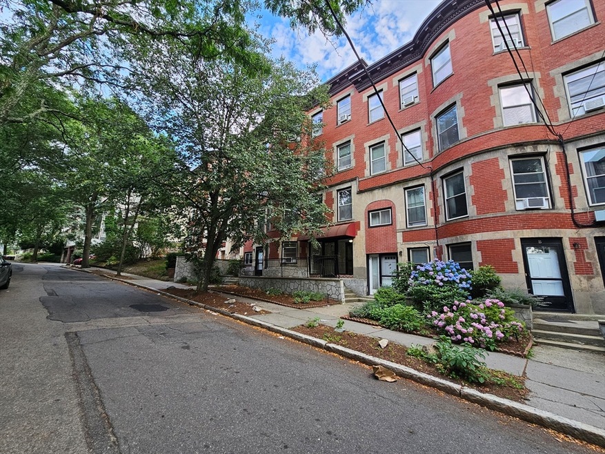 15-17 University Rd unit 26, Brookline, MA 02445 - photo 1