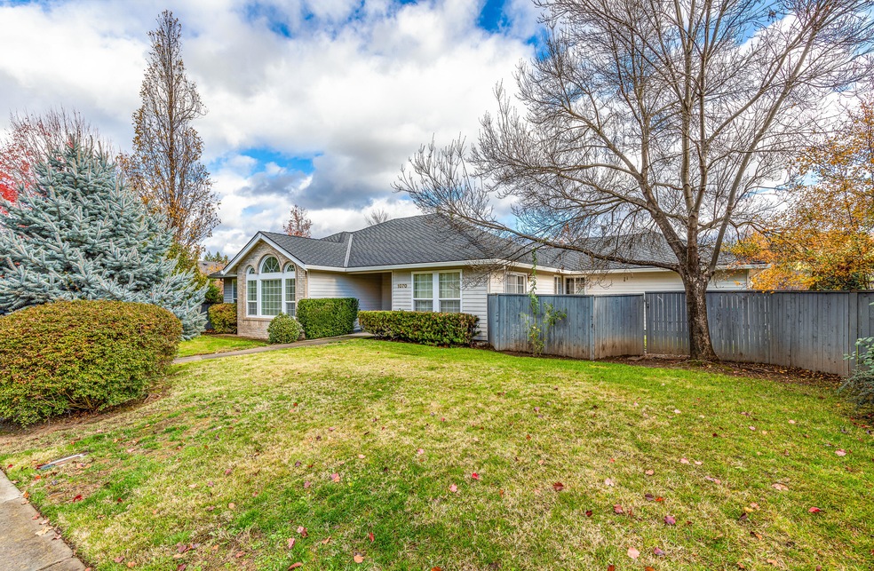 1070 Brookdale Ave, Medford, OR 97504 - photo 1