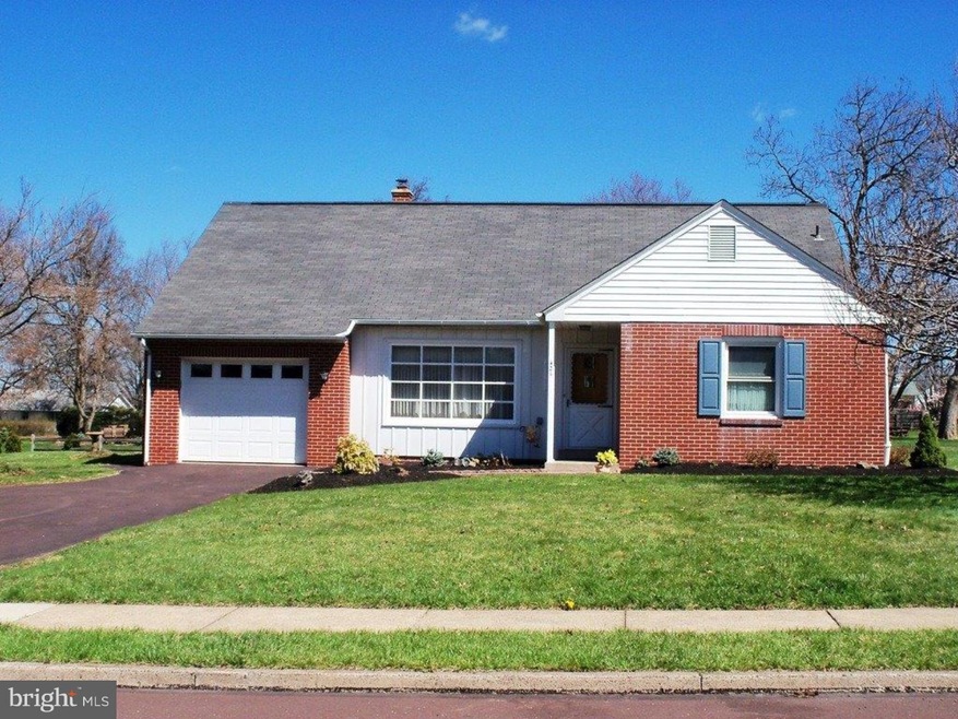 421 N 4th St, Souderton, PA 18964 - photo 1