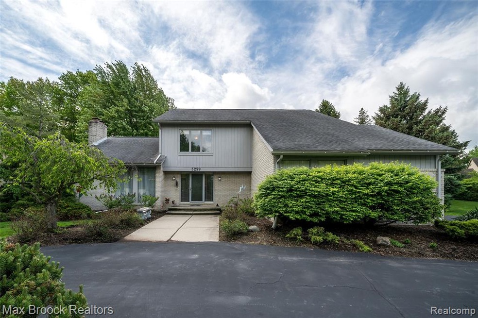 Welcome home to 5259 Cedar Grove Ct in West Bloomf