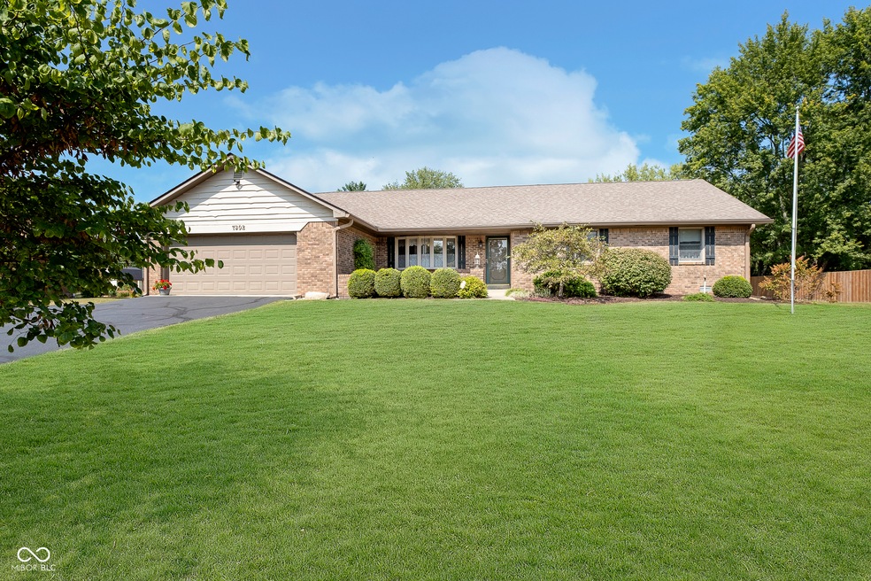 7302 Hidden Valley Dr, Plainfield, IN 46168 - photo 1